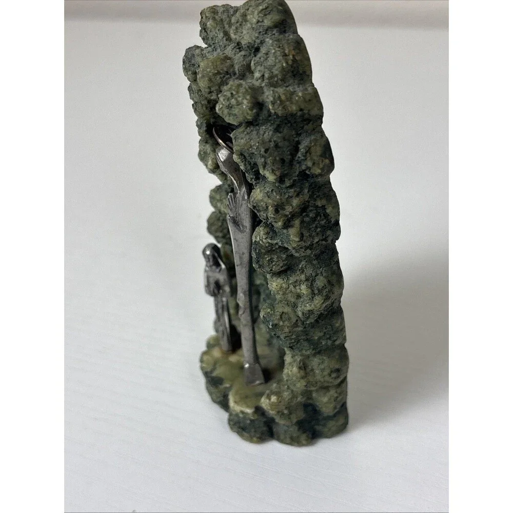 Lourdes Grotto Virgin Mary St Bernadette Freestanding Resin Metal 5